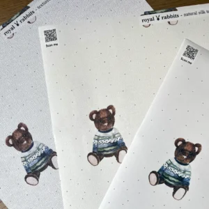 The text you provided is already in German. **GERMAN TRANSLATION:** Vergleich zwischen Strukturtapete und Vliestapete